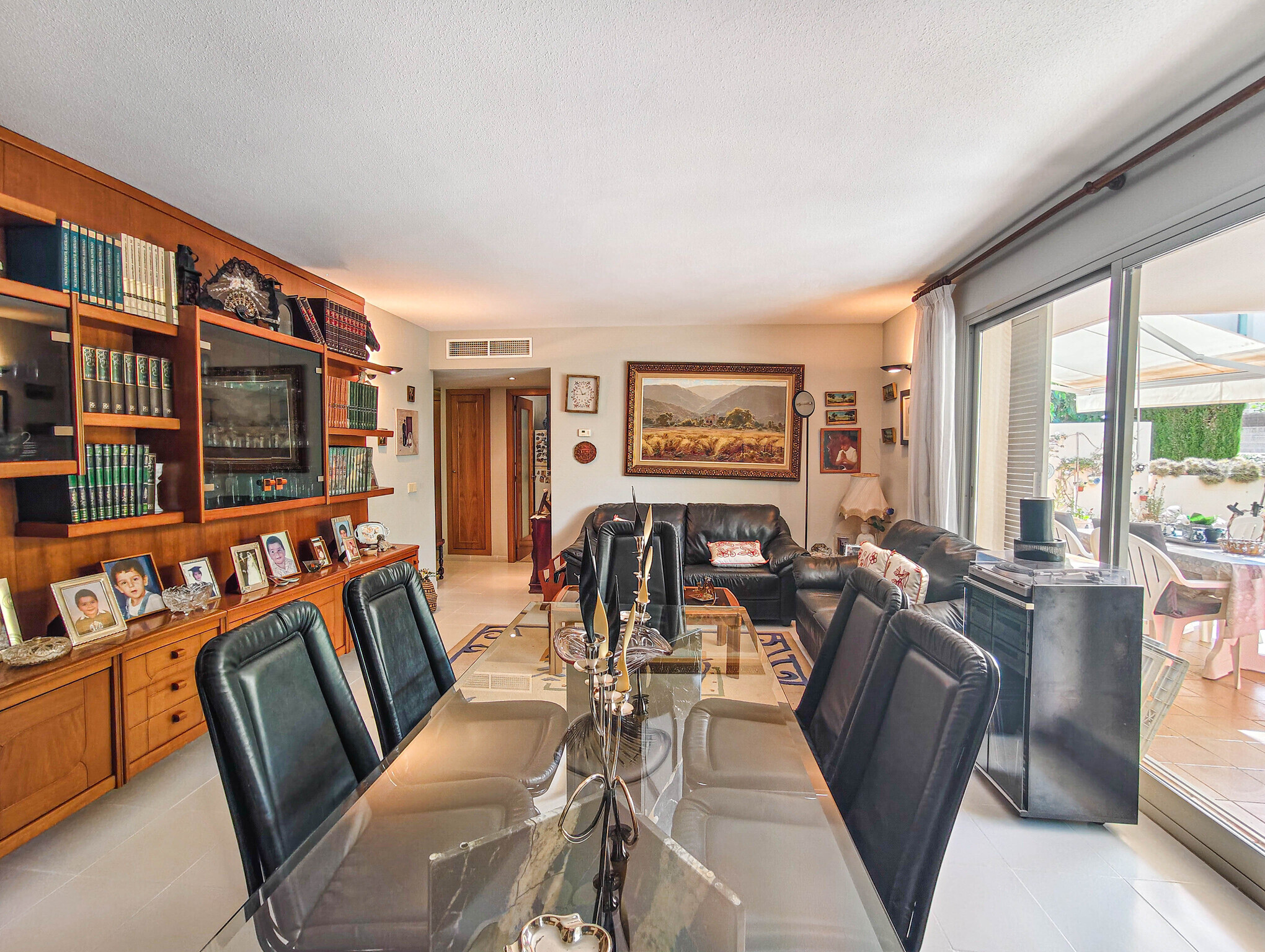 Vorher renovation livingroom