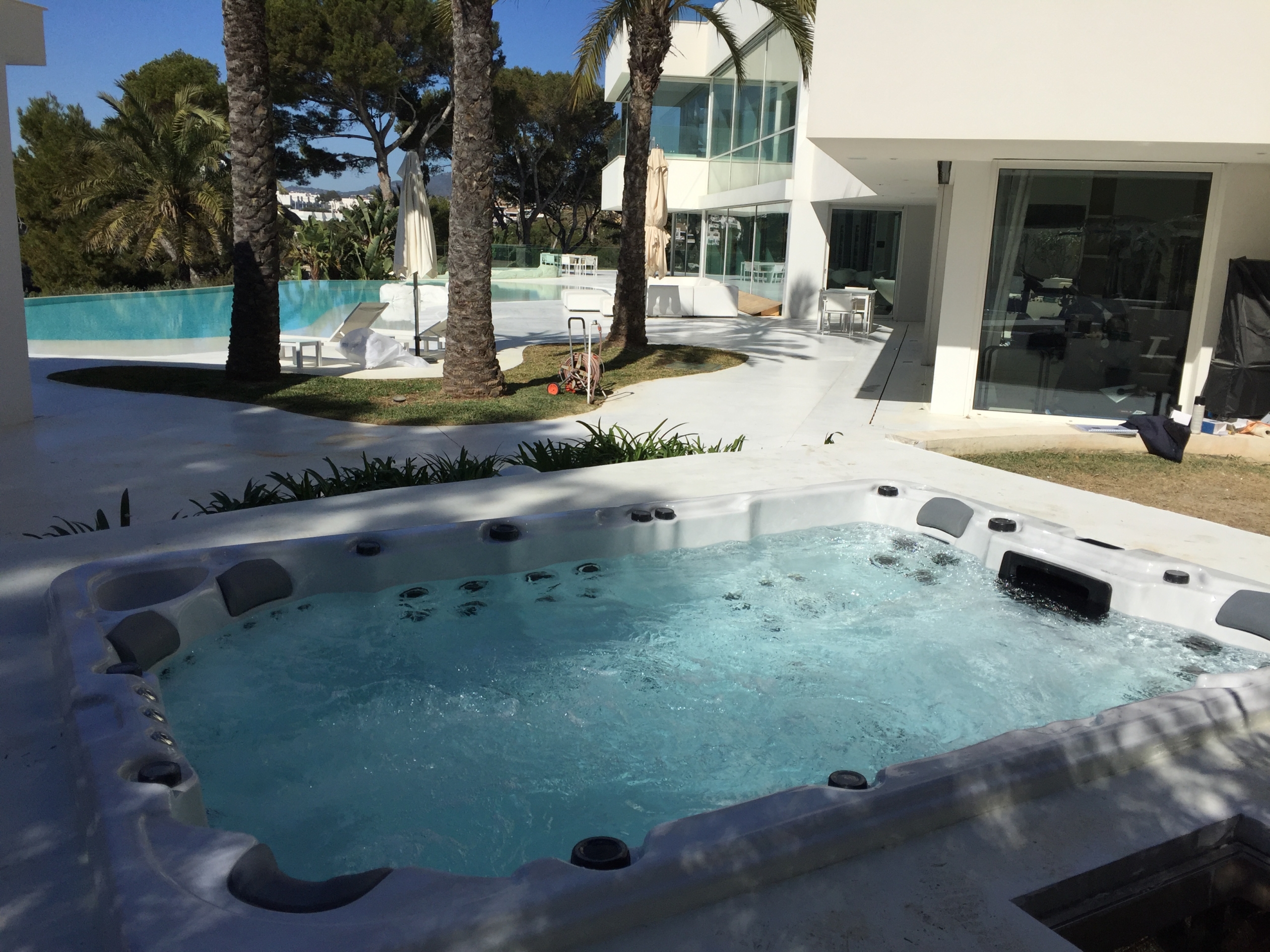 jacuzzi-spa-installation-mallorca