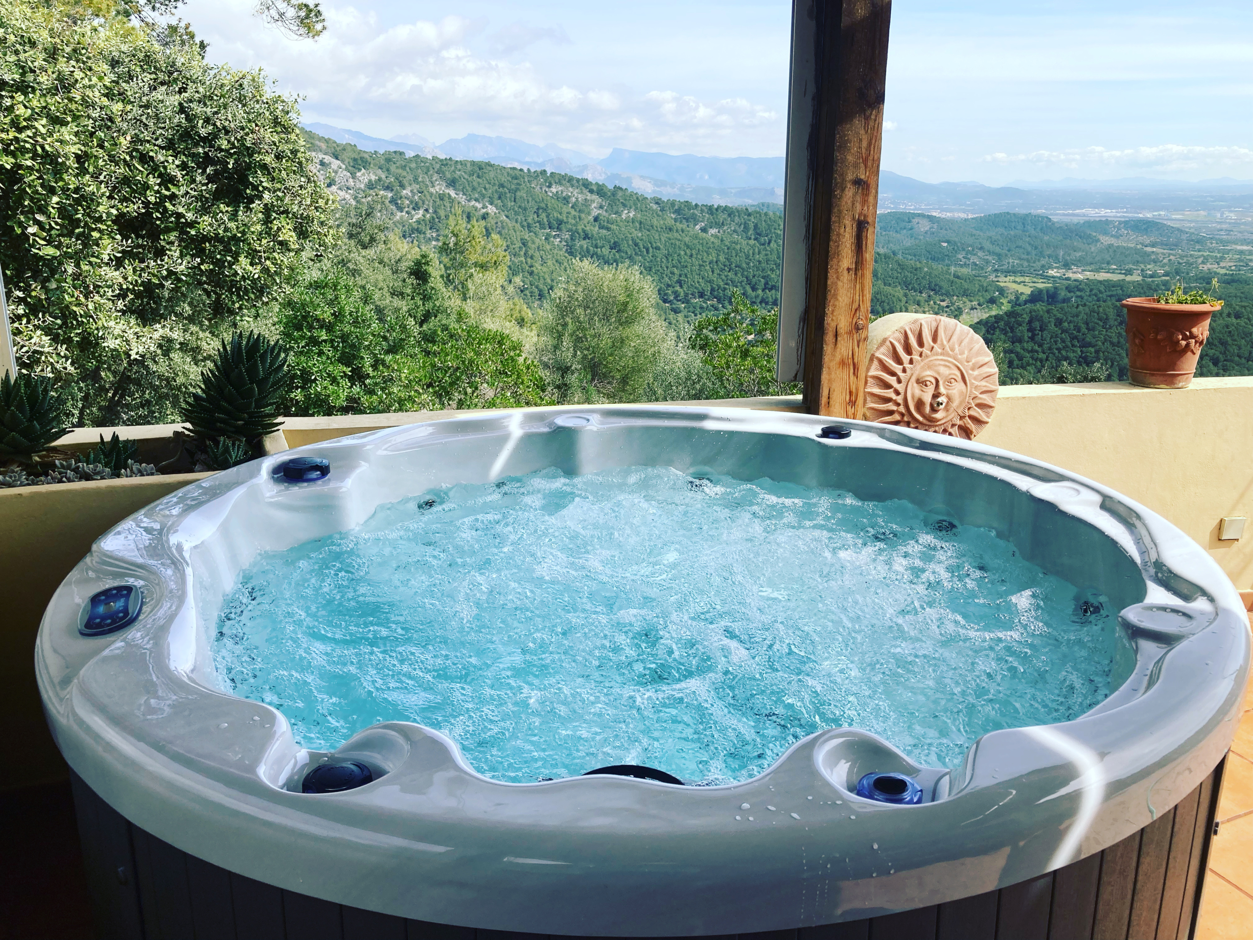 jacuzzi-spa-installation-mallorca