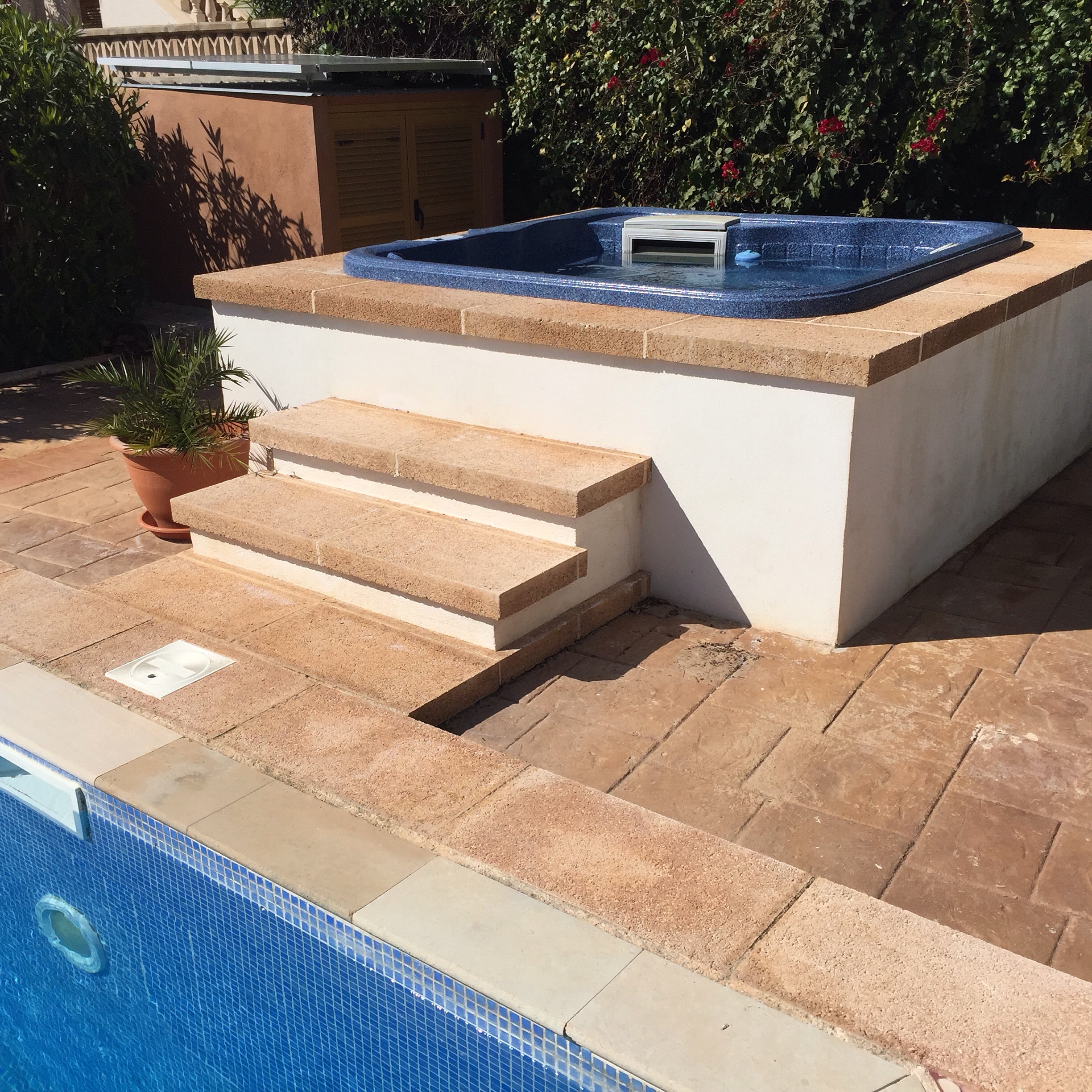 jacuzzi-spa-installation-mallorca